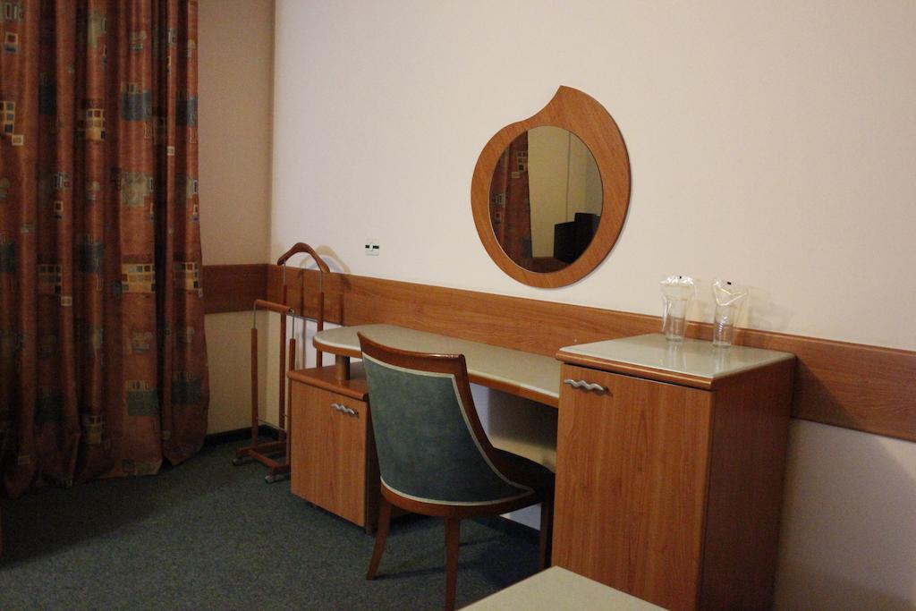 Hotel Cingo أوهغيد الغرفة الصورة